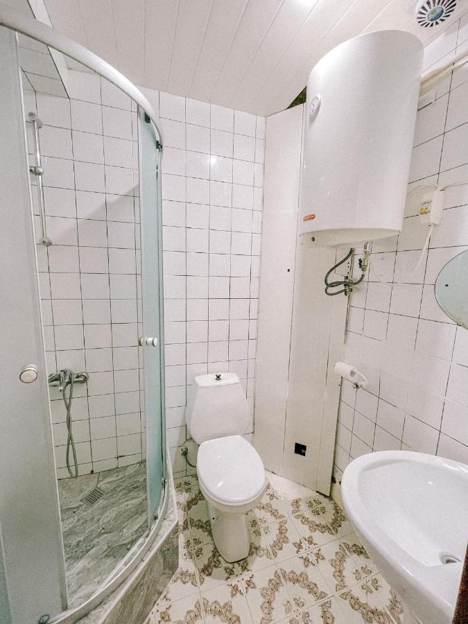 Naira Apartment Batoemi Buitenkant foto