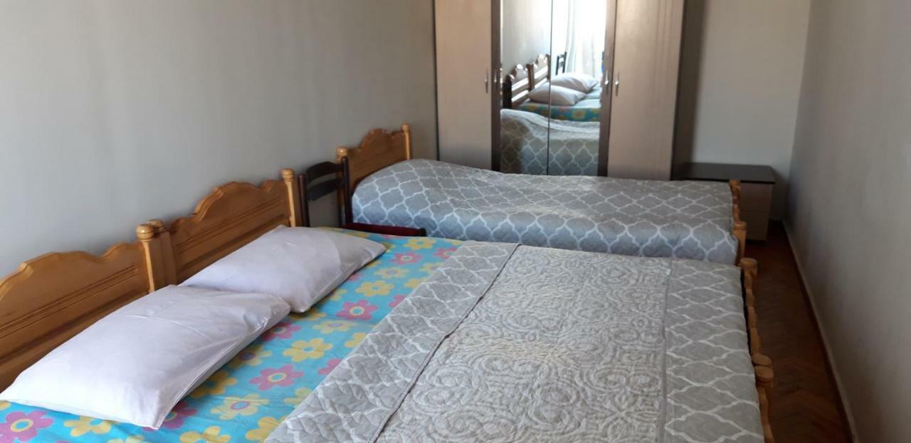 Naira Apartment Batoemi Buitenkant foto